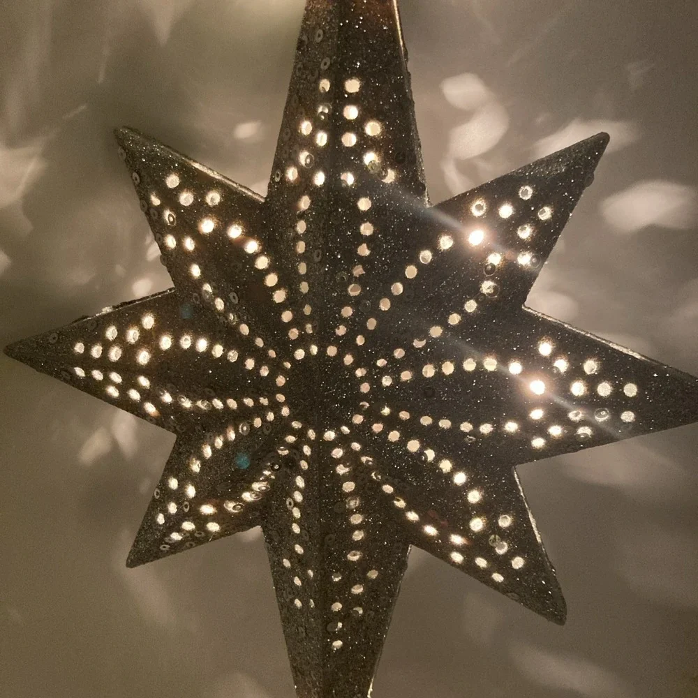 Large Electric Lighted North Star Starburst Silver Glitter 10.5